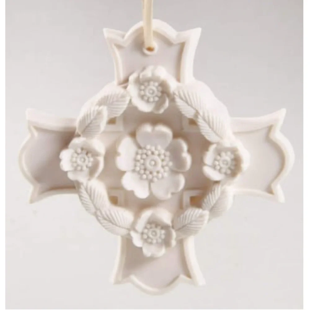 MARGARET FURLONG BLOOMS OF HOPE ORNAMENT